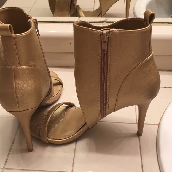 Sophia and Lee bootie - Picture 5 of 6